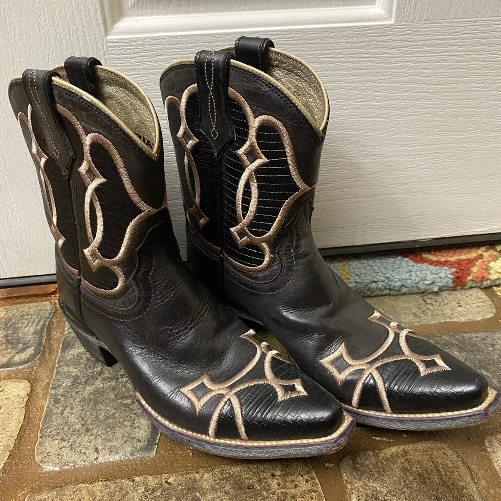 Black Western Cowboy Boots with Tan Accents